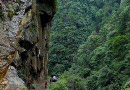 登“牛背山“感叹 摄影